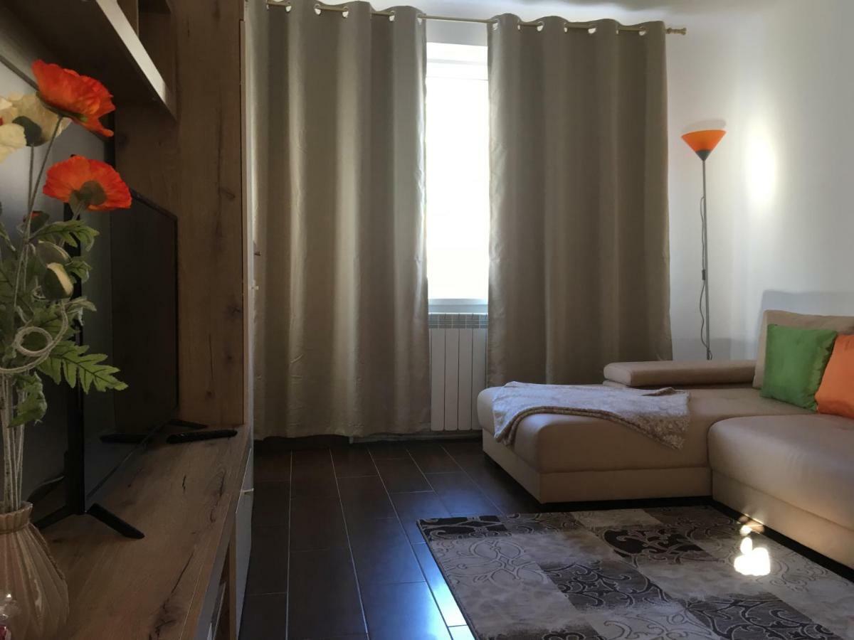 Central Home Piatra Neamţ Екстериор снимка